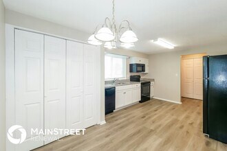9112 Robinson St in Overland Park, KS - Building Photo - Building Photo
