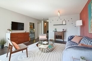 67 W Huron St in Chicago, IL - Building Photo