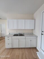 705 Satsuma Ave in Panama City, FL - Building Photo