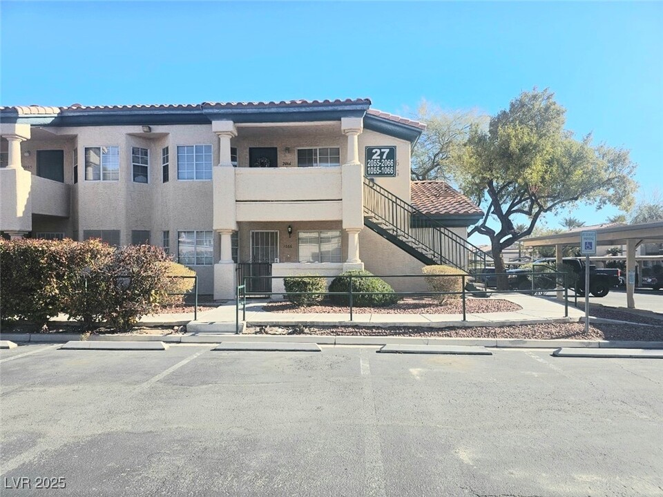 8410 Eldora Ave in Las Vegas, NV - Building Photo