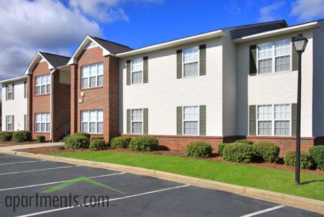 Laurelwood Park Apartments in High Point, NC - Foto de edificio