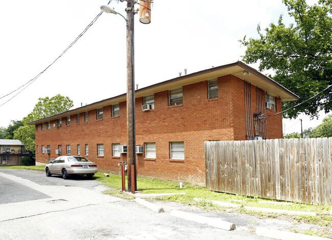 1616 Monroe Ave in Memphis, TN - Building Photo - Building Photo