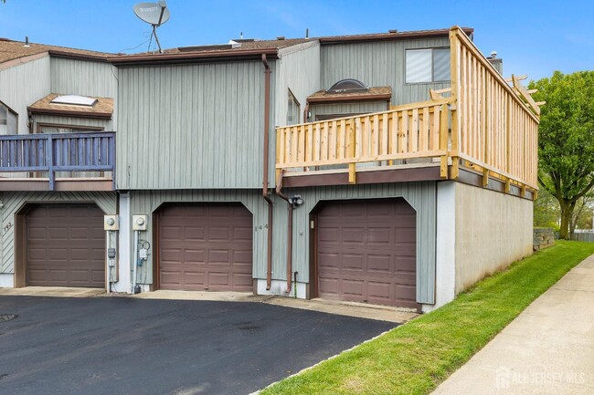 144 Goldmine Ln in Old Bridge, NJ - Building Photo - Building Photo