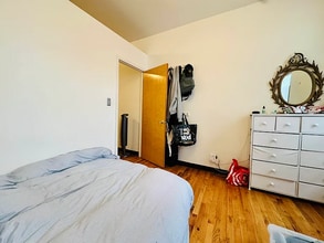 344 E 9th St in New York, NY - Building Photo - Building Photo