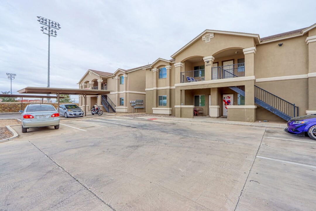 14310 Gil Reyes Dr, Unit Unit D in El Paso, TX - Foto de edificio