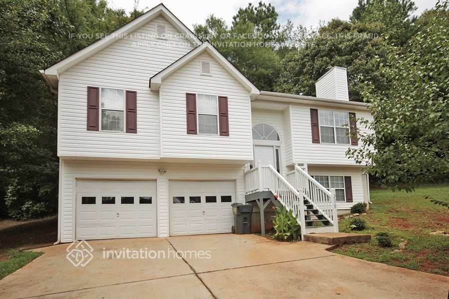 276 Borrow Pit Rd in Douglasville, GA - Building Photo