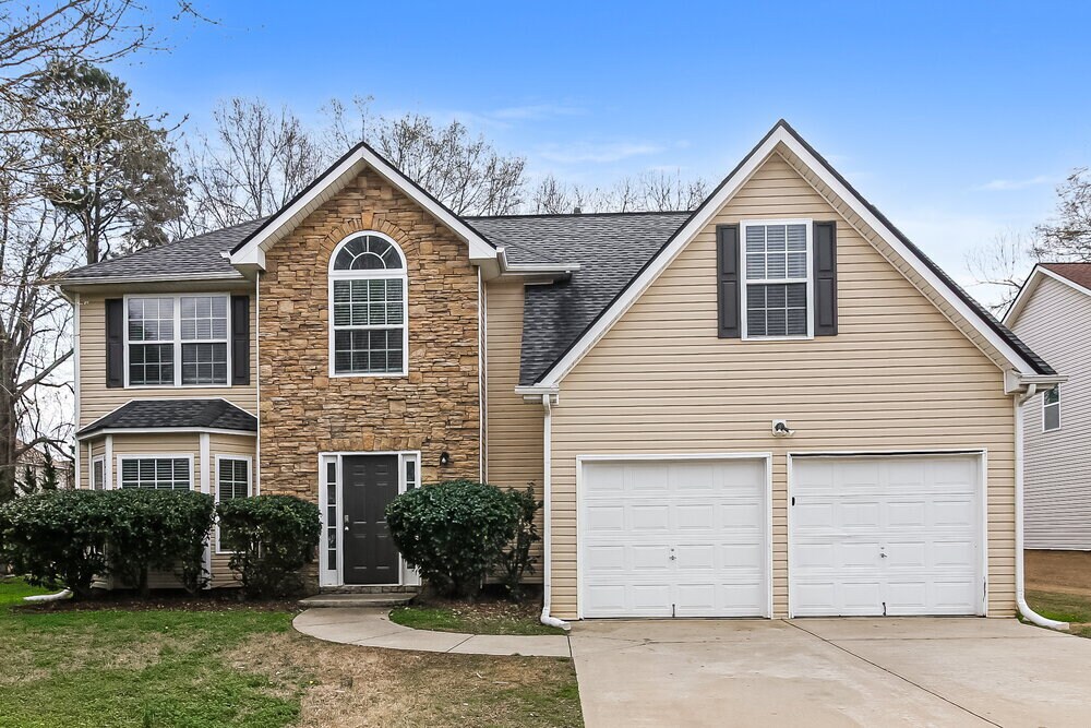 335 Elma Marie Ct in Locust Grove, GA - Building Photo