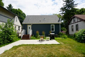867 22nd Ave SE in Minneapolis, MN - Building Photo - Building Photo
