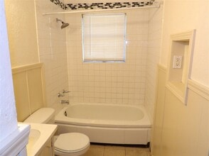 403 NW Greenmeadow Dr in Lawton, OK - Building Photo - Building Photo