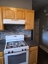 706 Grove St, Unit 1 in Irvington, NJ - Foto de edificio - Building Photo