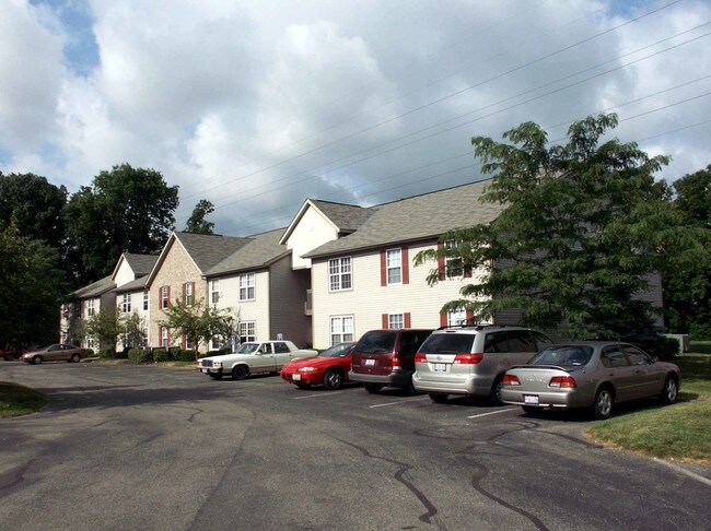 Lake Club Condominiums in Lewis Center, OH - Building Photo - Building Photo