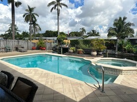 2615 Coolidge St in Hollywood, FL - Building Photo