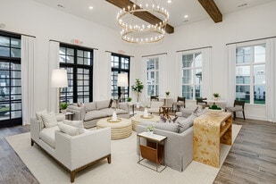 Ridge Road Flats in Tallahassee, FL - Building Photo