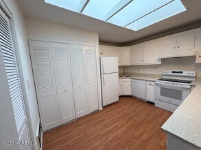 15 Lexington Ct in Red Bank, NJ - Building Photo - Building Photo