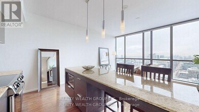 8-2708 Charlotte St in Toronto, ON - Building Photo - Building Photo