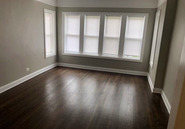 4044 W Oakdale Ave, Unit 2 in Chicago, IL - Building Photo - Building Photo