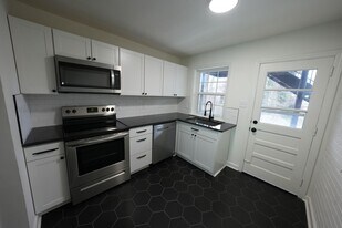 1640 W Northwest Blvd in Winston-Salem, NC - Building Photo