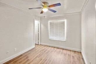 1075 Wood Stream Dr in Grand Prairie, TX - Building Photo - Building Photo