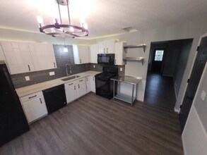 5336 Russell Ave N in Minneapolis, MN - Building Photo - Building Photo