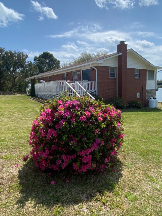 81 Dennis Dr in Hampstead, NC - Building Photo