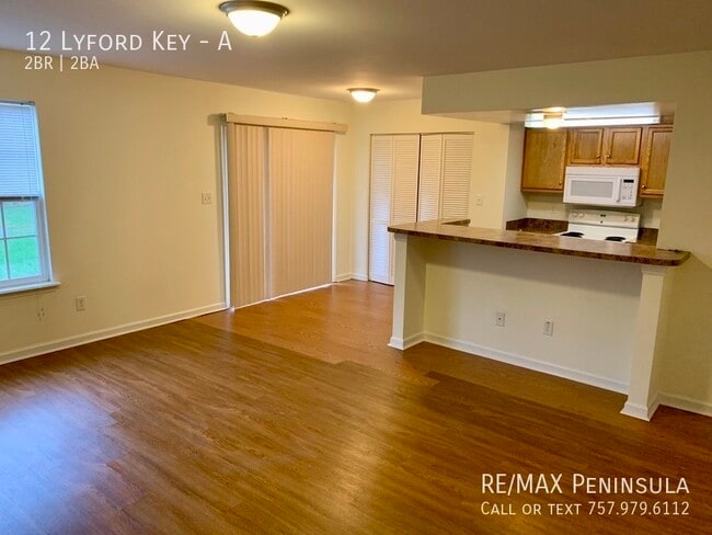 12 Lyford Key in Hampton, VA - Building Photo - Building Photo