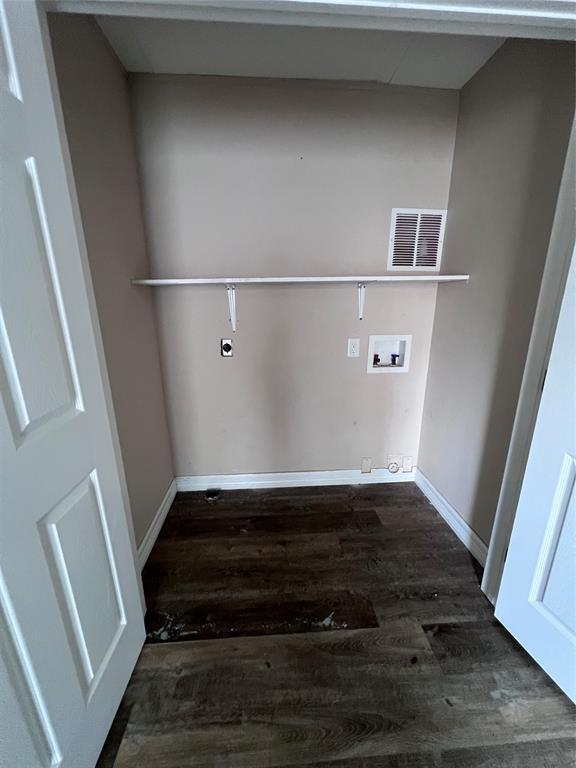 113 W Mulberry Ave in Wharton, TX - Building Photo - Building Photo