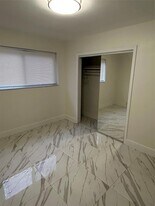2321 Grant St, Unit 2-B in Hollywood, FL - Building Photo