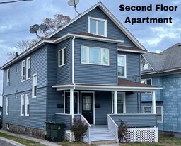 19 Darrow St in New London, CT - Building Photo