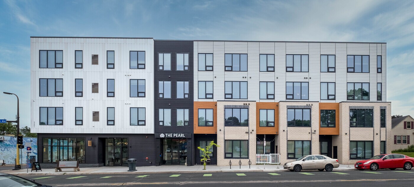 The Pearl Apartments in Minneapolis, MN - Foto de edificio