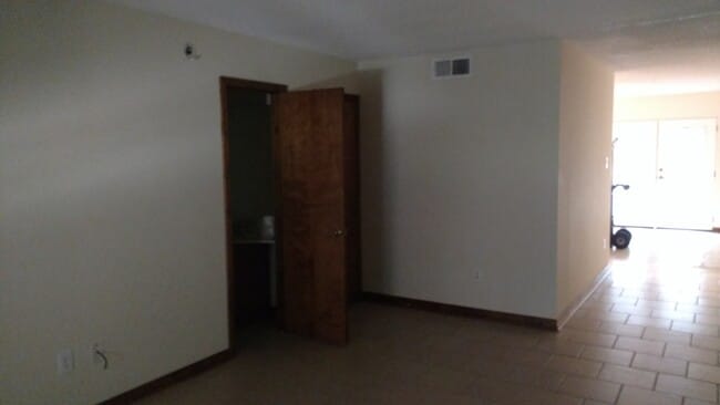 212 Geneva St, Unit C in Metairie, LA - Foto de edificio - Building Photo