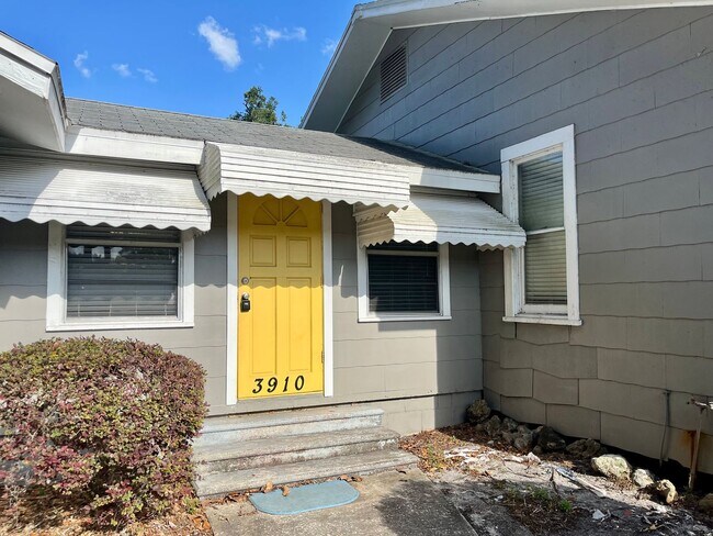 3910 Keene Rd in Plant City, FL - Building Photo - Building Photo
