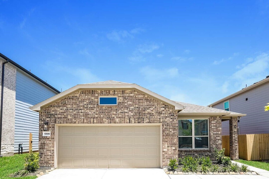 13506 Maltessa Dr in Magnolia, TX - Building Photo