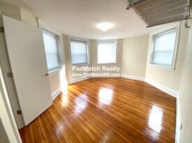 7 Mount Hood Rd in Boston, MA - Building Photo