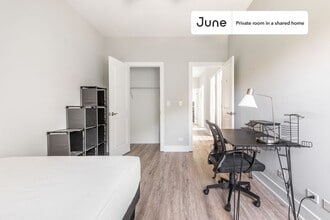 Private bedroom in 5 bed/3 bath Home in Chicago, IL - Building Photo - Building Photo