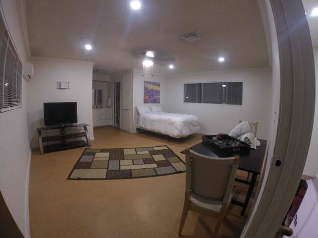 property at 6002 Hazelbrook Ave