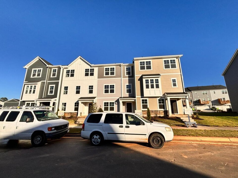 1321 Hazelnut Ridge Ln in Knightdale, NC - Building Photo