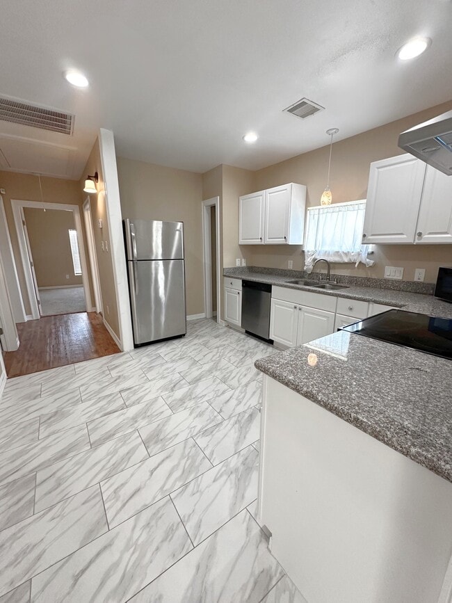 4146 Brinkley St in Houston, TX - Building Photo - Building Photo