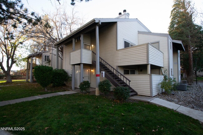 property at 2127 Roundhouse Rd