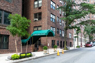 Stewart Hall in New York, NY - Foto de edificio - Building Photo