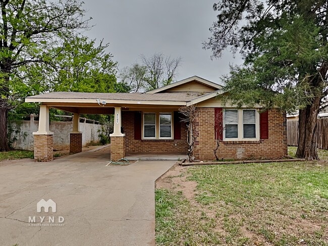 property at 2105 26th St