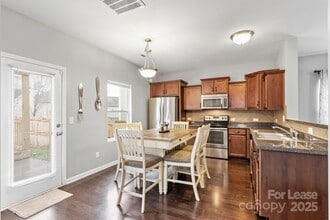 727 Mountain Quail Dr in Charlotte, NC - Building Photo - Building Photo