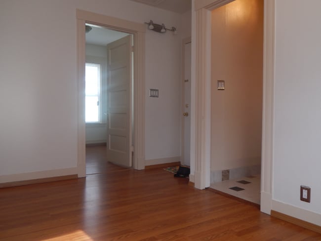 2328 Hoyt Ave in Everett, WA - Foto de edificio - Building Photo