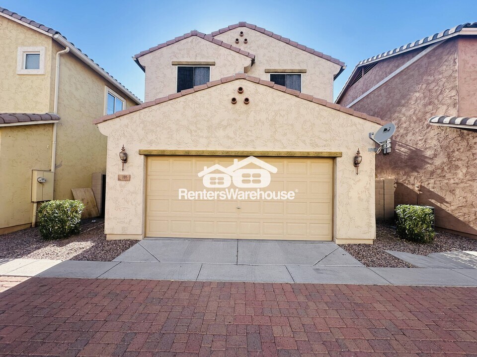 105 N 87th Ave in Tolleson, AZ - Building Photo