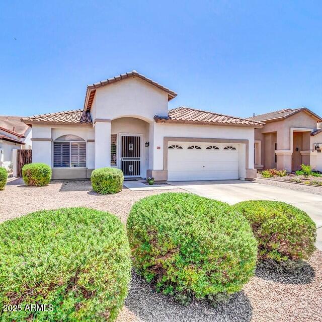 925 W San Marcos Dr in Chandler, AZ - Building Photo