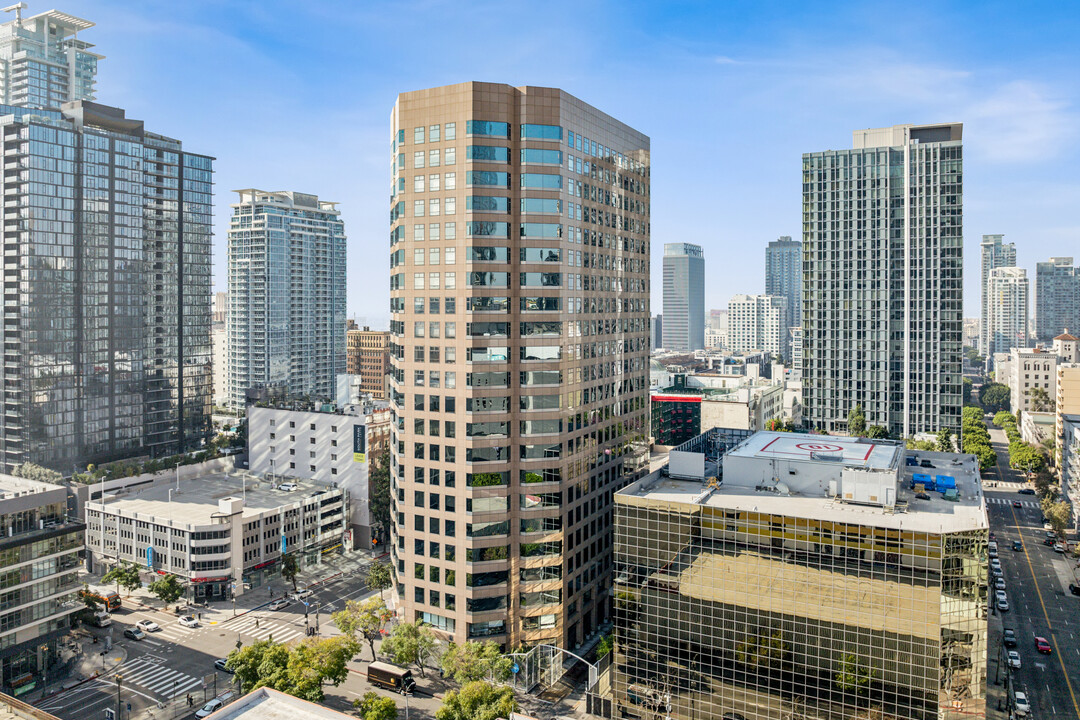 Sky Lofts in Los Angeles, CA - Building Photo