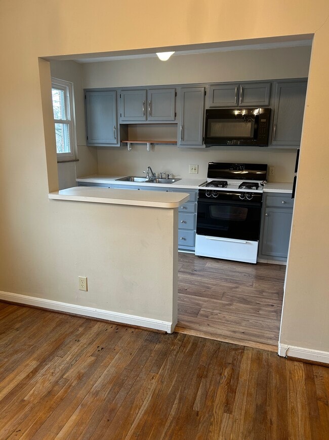 2009 Elmwood Ave, Unit D in Columbus, OH - Building Photo - Building Photo