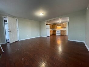316 W Gray St, Unit 1 in Elmira, NY - Foto de edificio - Building Photo