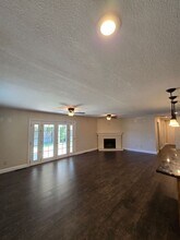 484 Cabernet Ct in Escalon, CA - Building Photo - Building Photo