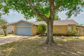 2107 Laura Ct in Round Rock, TX - Building Photo - Building Photo