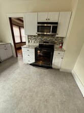 608 Genesee Park Blvd in Rochester, NY - Building Photo - Building Photo